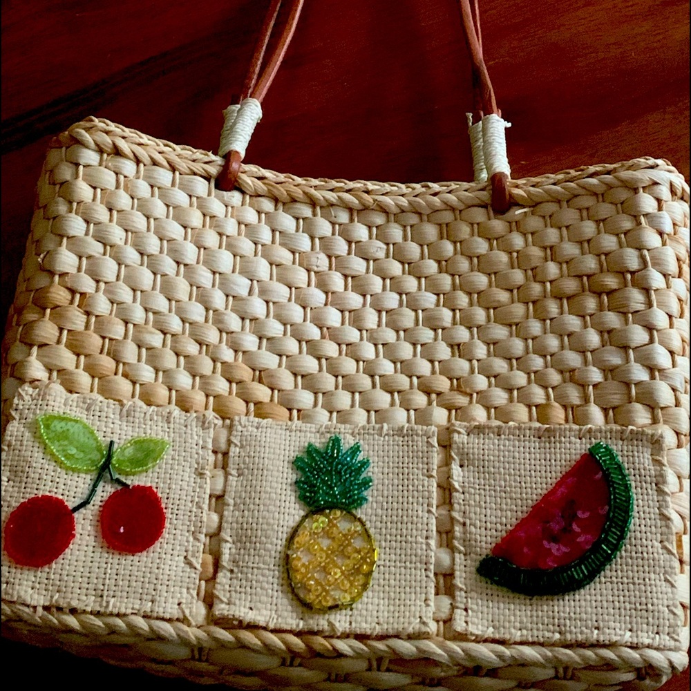 Vintage 1950’s Wicker Woven Purse fully lined, cute sequin appliqués, mint